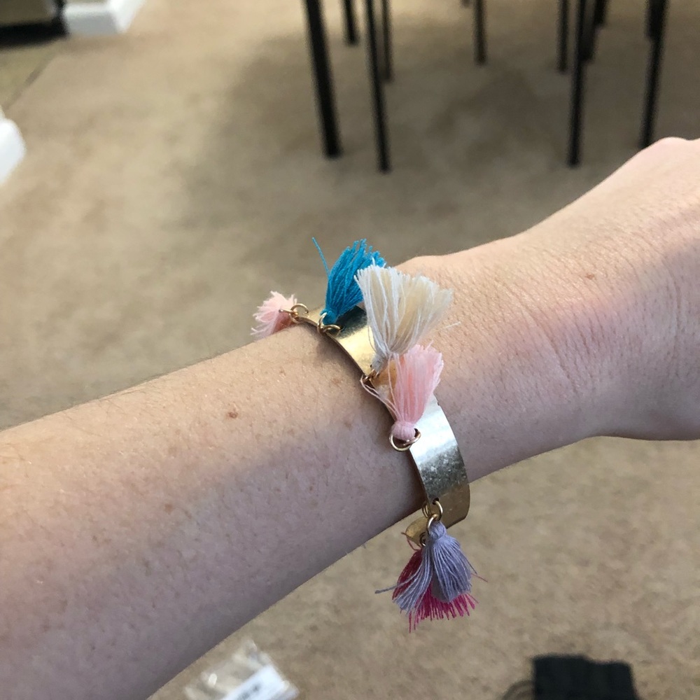 NWT Lulu’s Multi-Colored Tassel Bracelet - Picture 6 of 8
